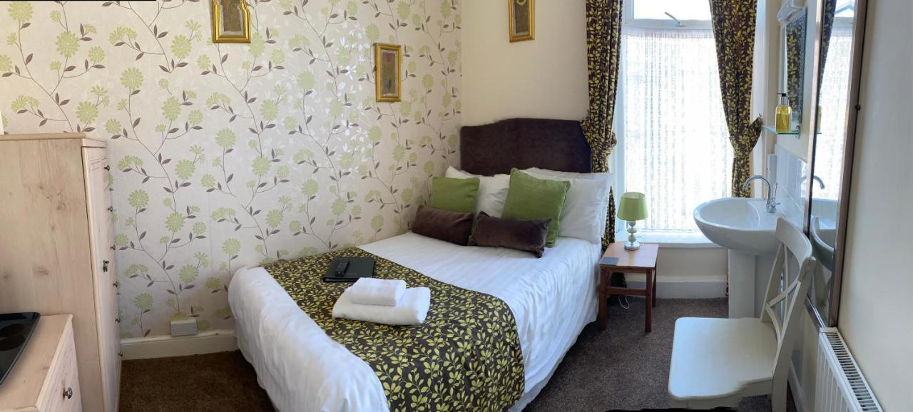 Adelphi Guest House Southport Buitenkant foto