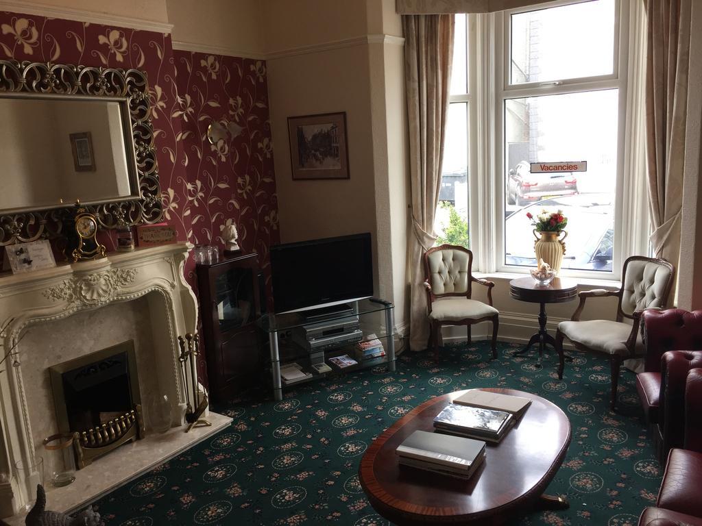 Adelphi Guest House Southport Buitenkant foto